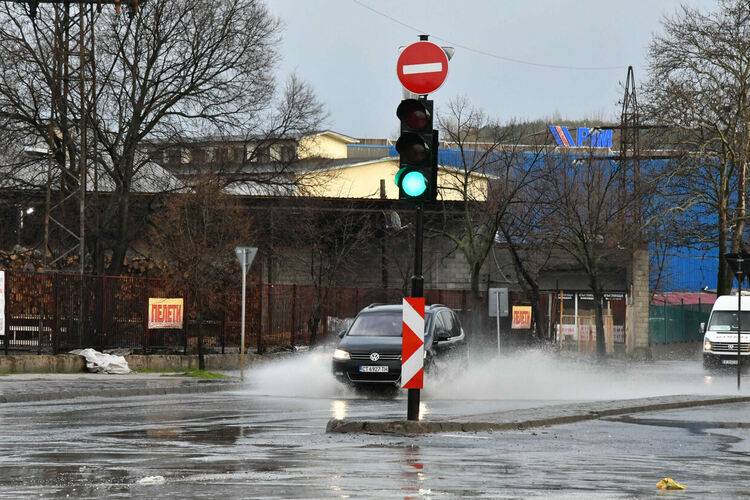 Реки потекоха по булевардите в Хасково