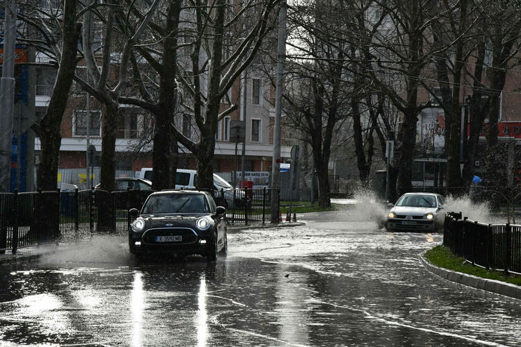 Реки потекоха по булевардите в Хасково