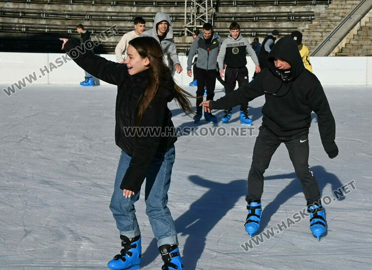 Ледената пързалка в Хасково последно ще работи на 18 февруари