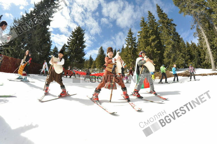 Безплатни лифтове за участниците в Голямото ски спускането с носии в Пампорово на 3 март