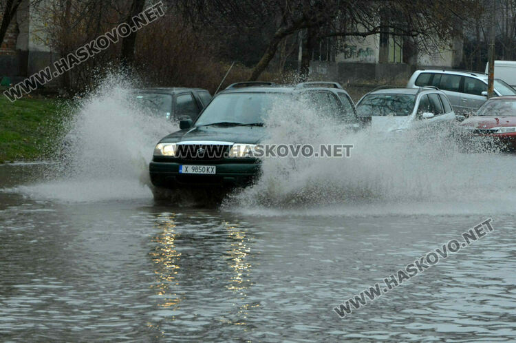 Оранжев код за значителни валежи в Хасковска област във вторник