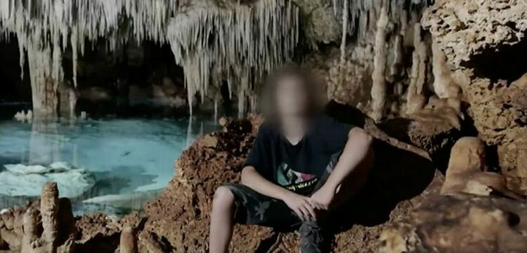 11-годишният Николай Златков. Кадър от документален филм на Ивайло Калушев за престоя на групата в Мексико.