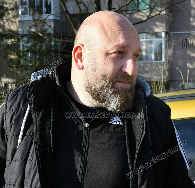 Три коли катастрофираха край парка над ДНА в Хасково