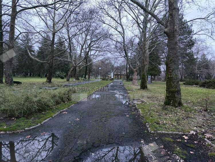 Предимно облачно и тихо ще бъде времето днес в Кърджали