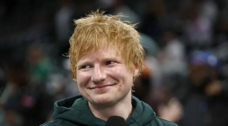 Ед Шийрън се отказал от мобилния си телефон преди 11 години