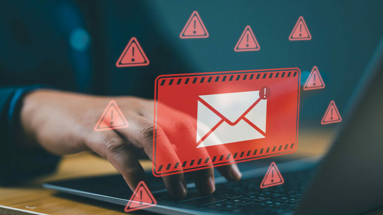 Фалшиви имейли от името НАП искат данни за възстановяване на данъци