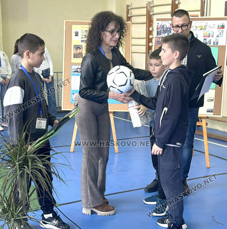 Рецитал от стихове и лъвски скок в ОУ &bdquo;Христо Смирненски&ldquo; за 153 г. от гибелта на Васил Левски