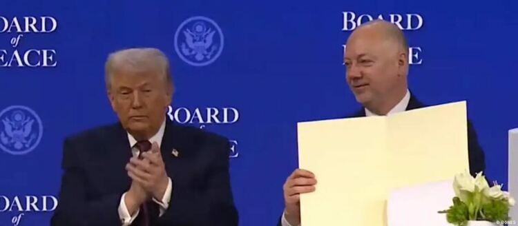 Росен Желязков с Доналд Тръмп при учредяването на т.нар. Съвет за мир