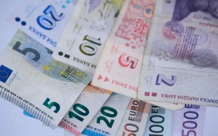 В населението все още има левове и стотинки за 4.8 млрд. лв.