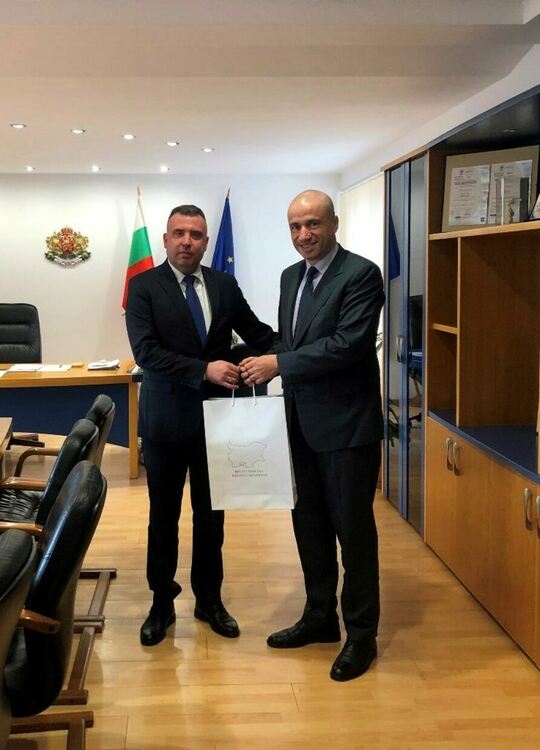 Възможности за икономически и туристически обмен обсъдиха в Смолян областнтият управител и консулът на Турция