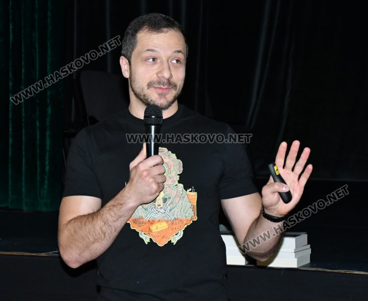 Кариерният център в Хасково срещна Свръхчовека Георги Ненов и ученици от ПМГ