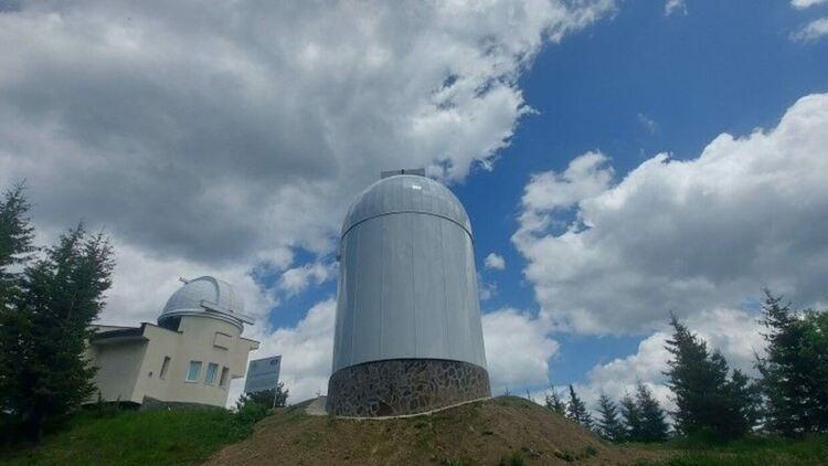 Бългapия щe изгpaди ĸocмичecĸa cтaнция ĸpaй Poжeн