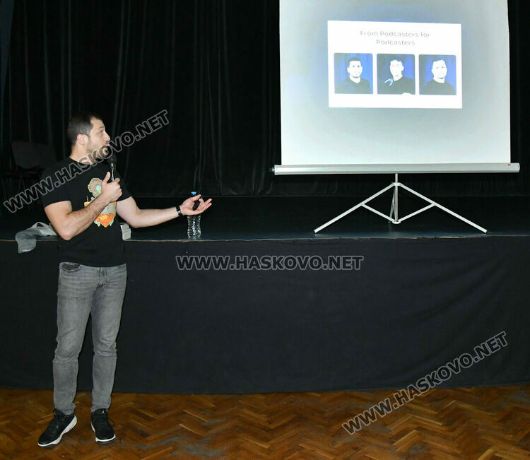 Кариерният център в Хасково срещна Свръхчовека Георги Ненов и ученици от ПМГ