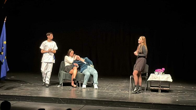 Златаровци ще играят испански театър в Мадрид след второ място на национален фестивал