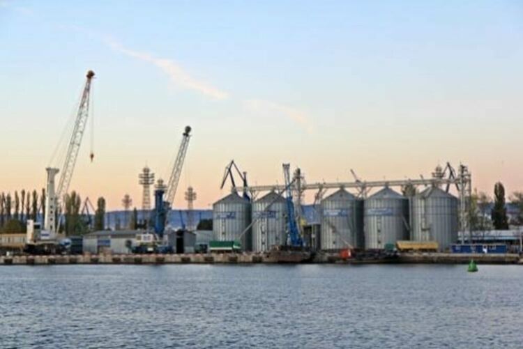 Пристанищен терминал &bdquo;ПЧМВ-Варна&ldquo;, собственост на дарителя на ИТН Владимир Кюркчиев, ще купува мобилен кран за близо 5 млн. евро по европейски проект Сн. &bdquo;ПЧМВ-Варна&ldquo;