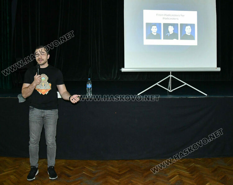 Кариерният център в Хасково срещна Свръхчовека Георги Ненов и ученици от ПМГ