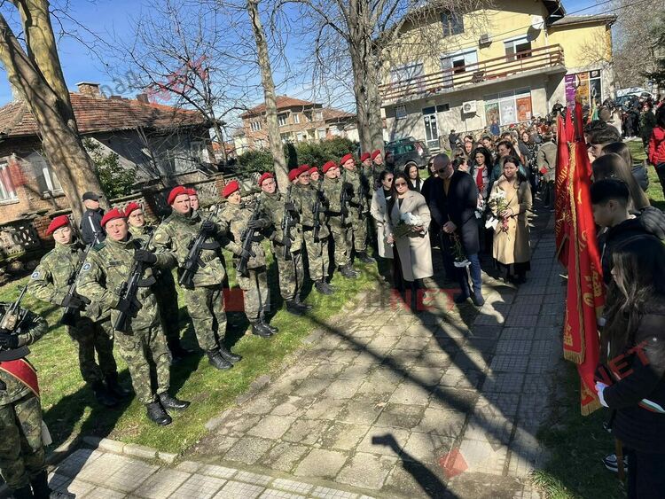 Димитровград се преклони пред подвига на Васил Левски