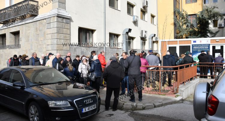 Хасковлии извиха опашка за подаване на заявления за подмяна на печки с климатици