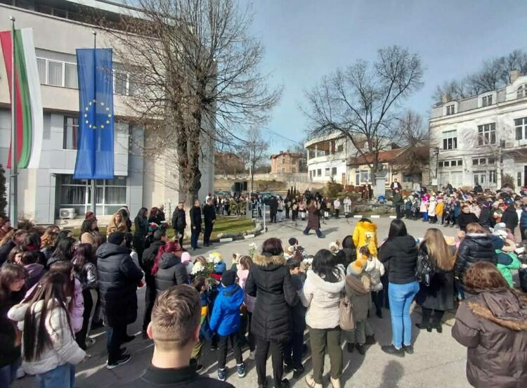 Радомир се поклони пред Апостола на Свободата