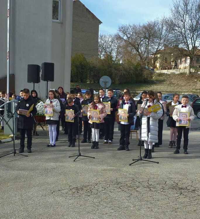 Радомир се поклони пред Апостола на Свободата