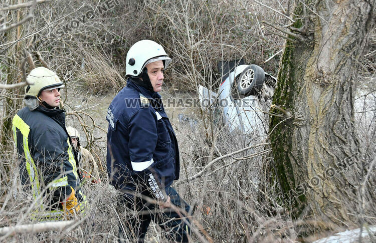 Двама загинали, а майка и дете са ранени при катастрофа край Хасково