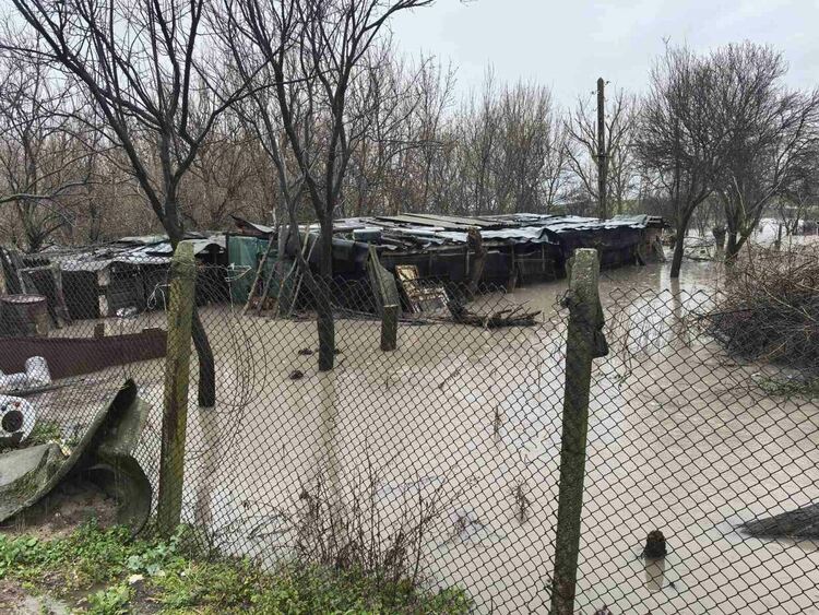 Река Сазлийка потопи дворове в Калугерово