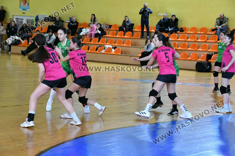 Хандбалистките на &bdquo;Хасково&ldquo; с две поражения 