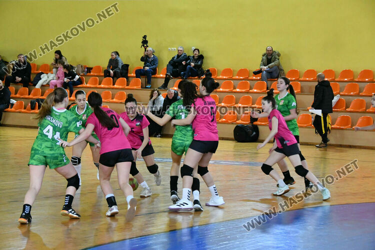 Хандбалистките на &bdquo;Хасково&ldquo; с две поражения 