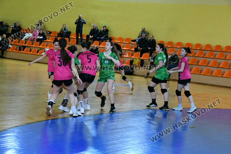 Хандбалистките на &bdquo;Хасково&ldquo; с две поражения 