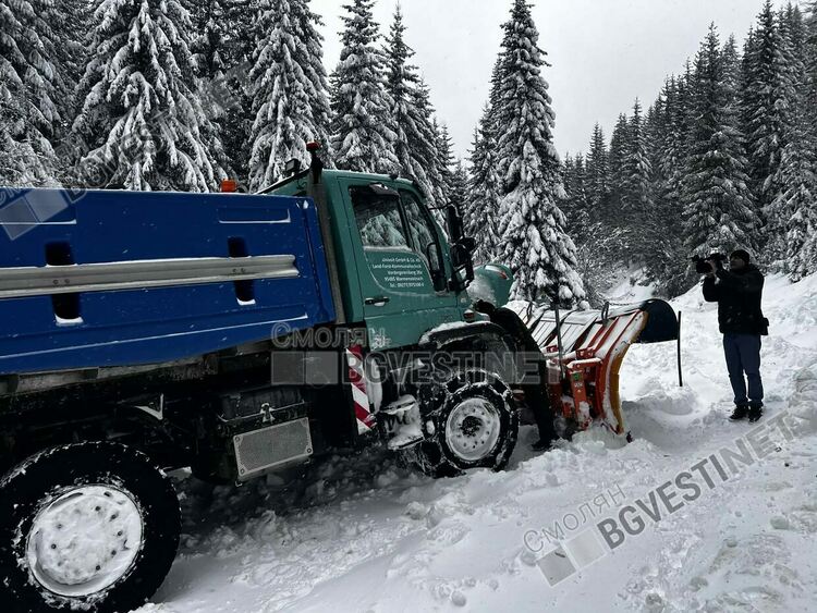 Пробиха пътя до Мугла, доставиха хляб и всичко необходимо за хората