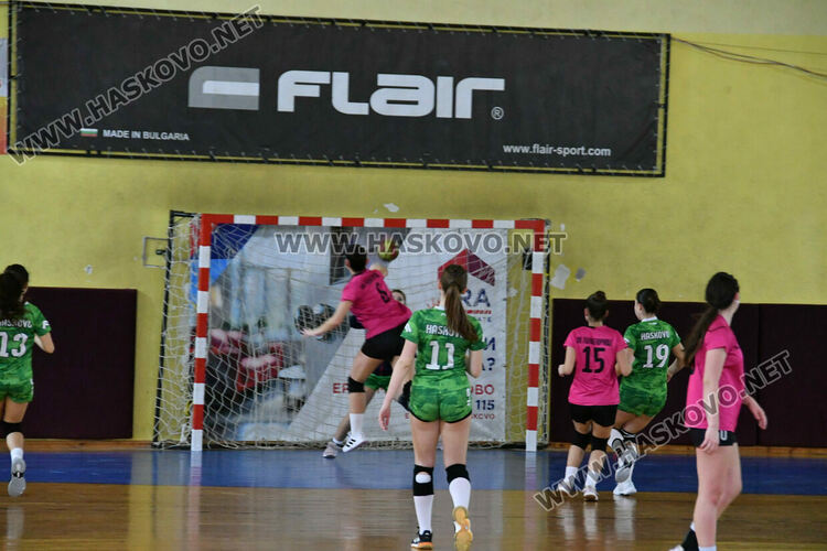Хандбалистките на &bdquo;Хасково&ldquo; с две поражения 