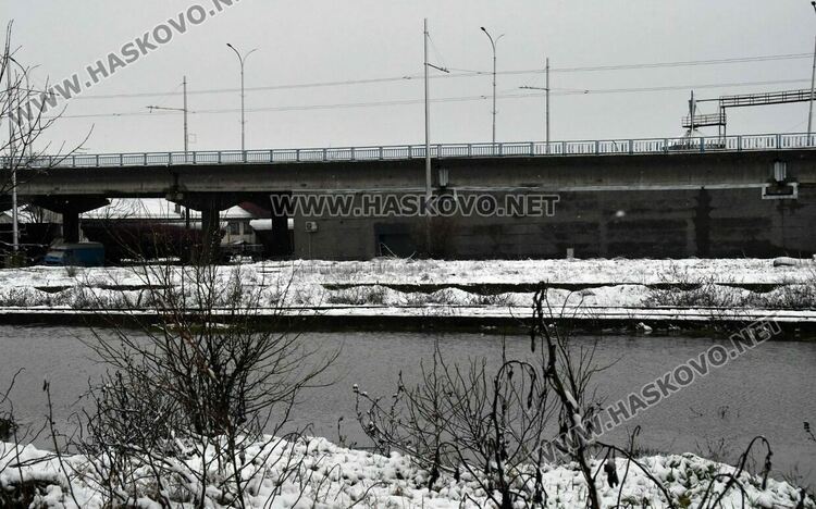 Районът на Сточна гара и днес непроходим