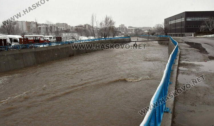 Реката край Болярово се прибра в коритото си