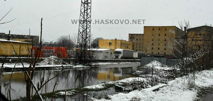 Районът на Сточна гара и днес непроходим