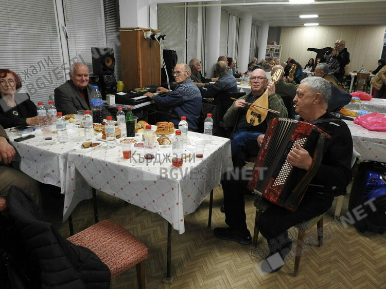 Дванадесетото издание на &bdquo;Винария и тракийска кулинария&ldquo;събра тракийци от Южна България в Кърджали