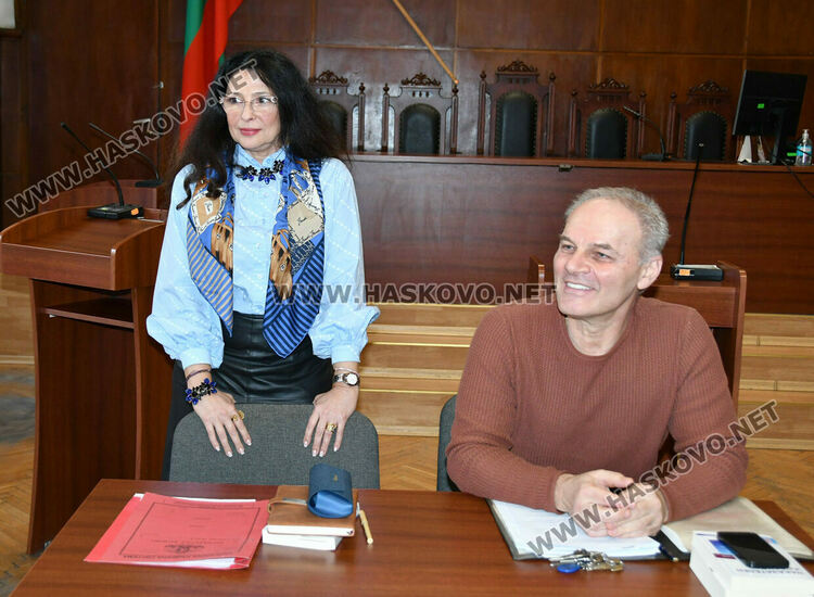 Ученици от ПГДС-Хасково научиха за функциите на съдията, прокурора и следователя