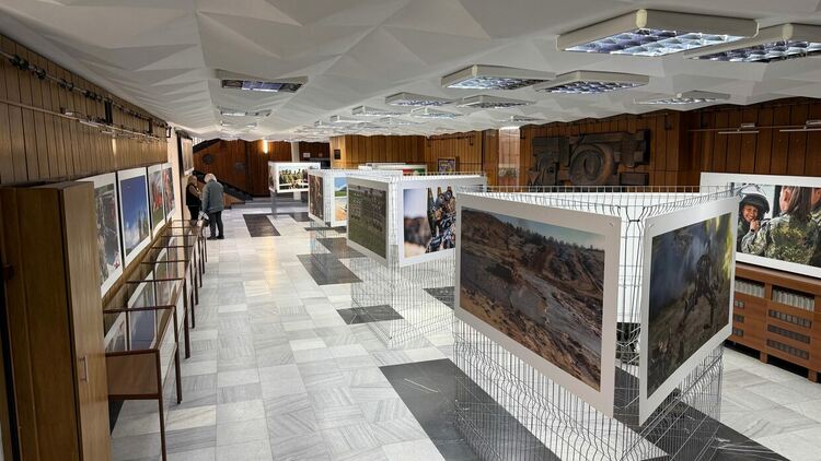 Военна фотографска изложба &bdquo;В служба на народ и Родина&ldquo; гостува в Хасково