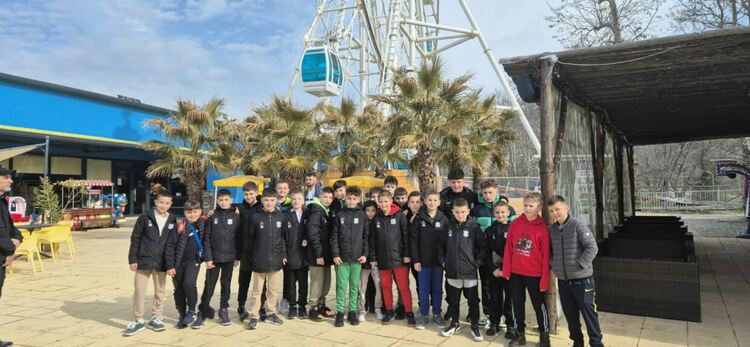 Детско-юношеската школа на &bdquo;Родопа&ldquo; (Смолян) на двуседмичен лагер в Сандански преди старта на пролетния сезон