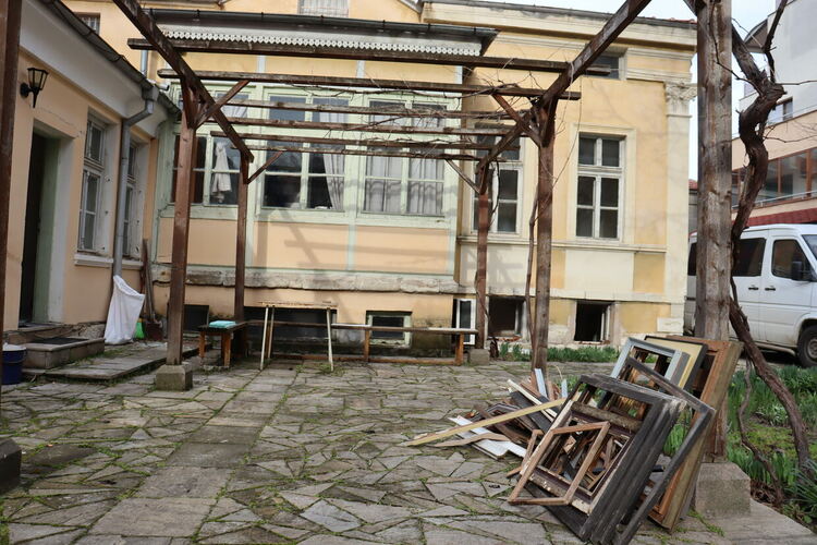 Започна ремонтът на галерия &bdquo;Атанас Шаренков&ldquo;