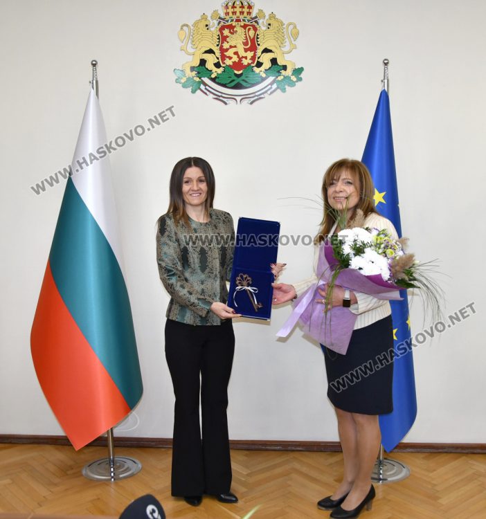 Гинка Райчева смени д-р Стефка Здравкова на поста областен управител на Хасково