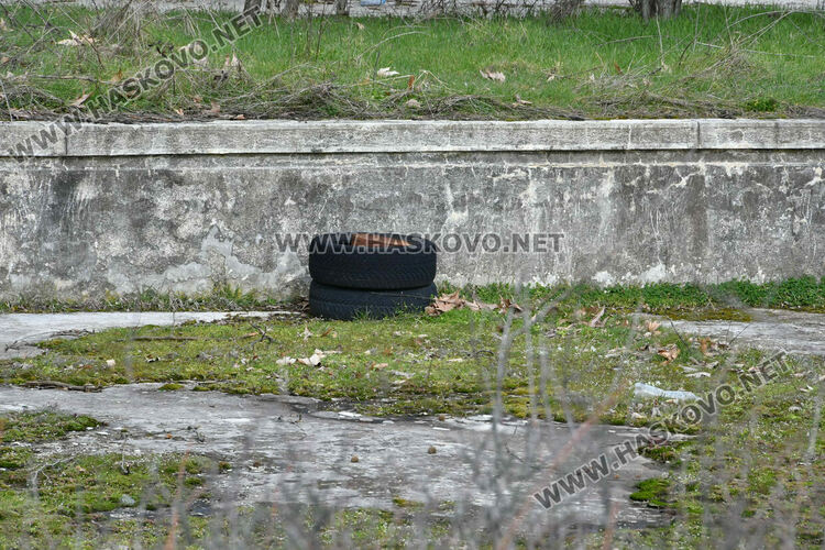 Хасковлия: В боклуци е осеян районът край бившите бунгала срещу ханче &bdquo;Клокотница&ldquo;