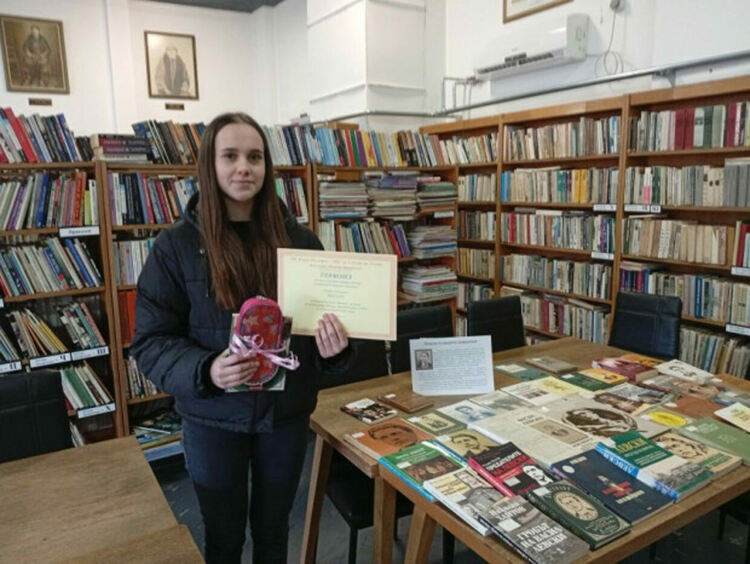 Гимназистка от Мадан е победител в конкурса "Апостола и днешният българин&ldquo;