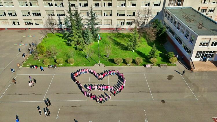 Денят на розовата фланелка в Училище &bdquo;Алеко Константинов&ldquo; &ndash; Димитровград: Заедно срещу тормоза