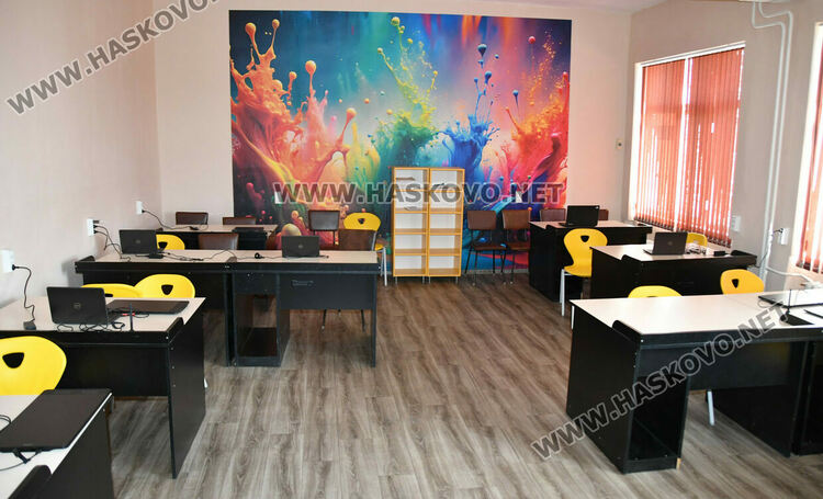 Откриха модерен STEM център в Спортното училище в Хасково