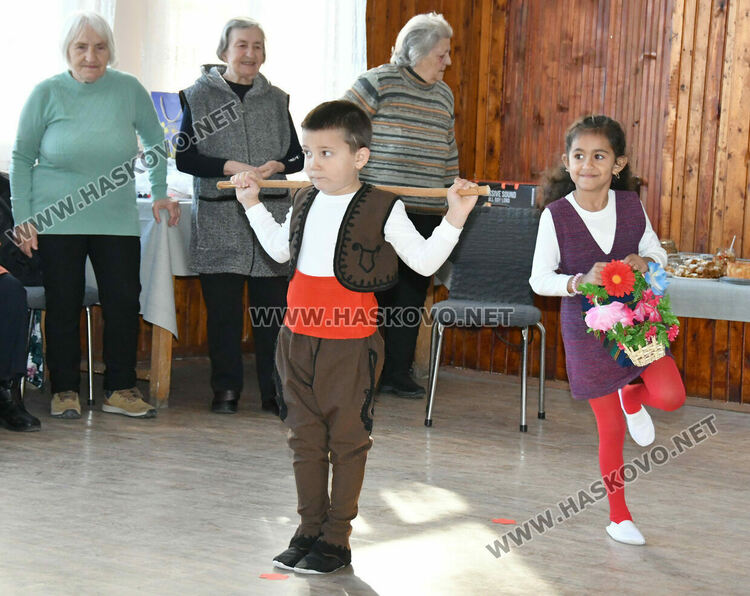 Кулинарна изложба и музикално-танцови изпълнения на &bdquo;Празник на зимнината и зимните гозби&ldquo;