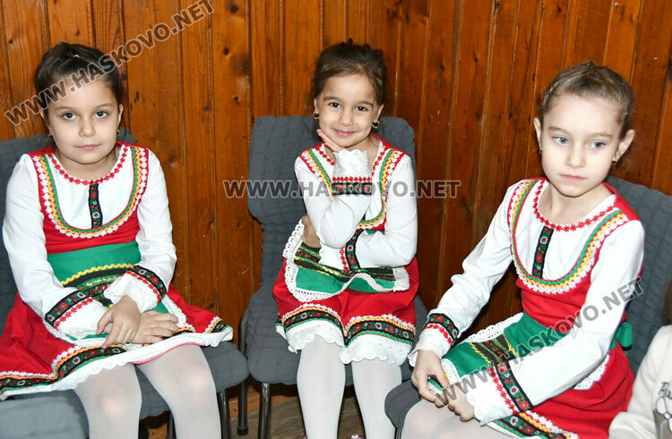 Кулинарна изложба и музикално-танцови изпълнения на &bdquo;Празник на зимнината и зимните гозби&ldquo;