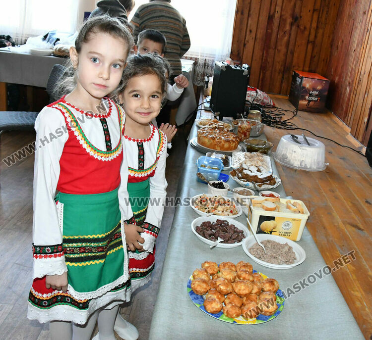 Кулинарна изложба и музикално-танцови изпълнения на &bdquo;Празник на зимнината и зимните гозби&ldquo;