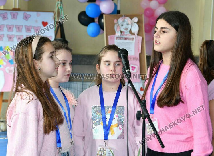 Учениците от &bdquo;Христо Смирненски&ldquo; призоваха &bdquo;Да бъдем добри! Да бъдем приятели!&ldquo;