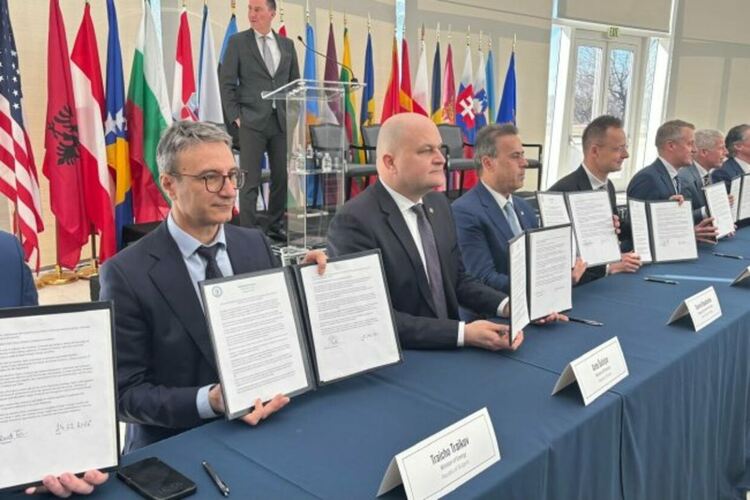 Трайков участва в подписването на документа за общата работа о диверсификацията на региона, сн. МЕ