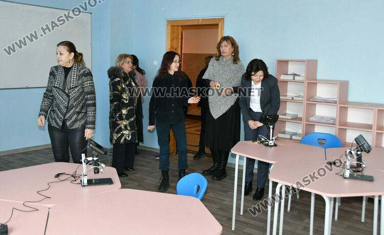 Откриха модерен STEM център в Спортното училище в Хасково